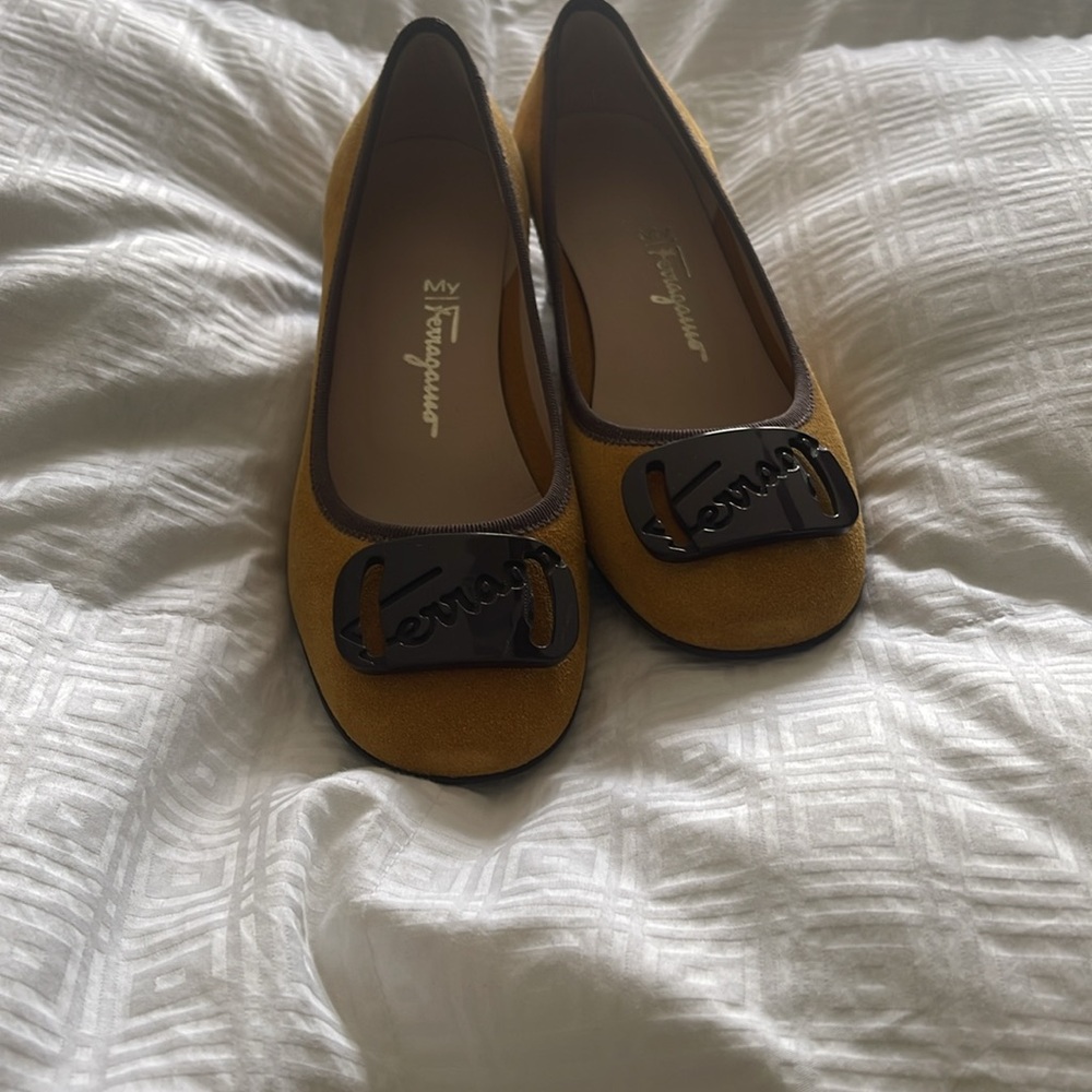 Salvatore Ferragamo block heel pump - Picture 6 of 6
